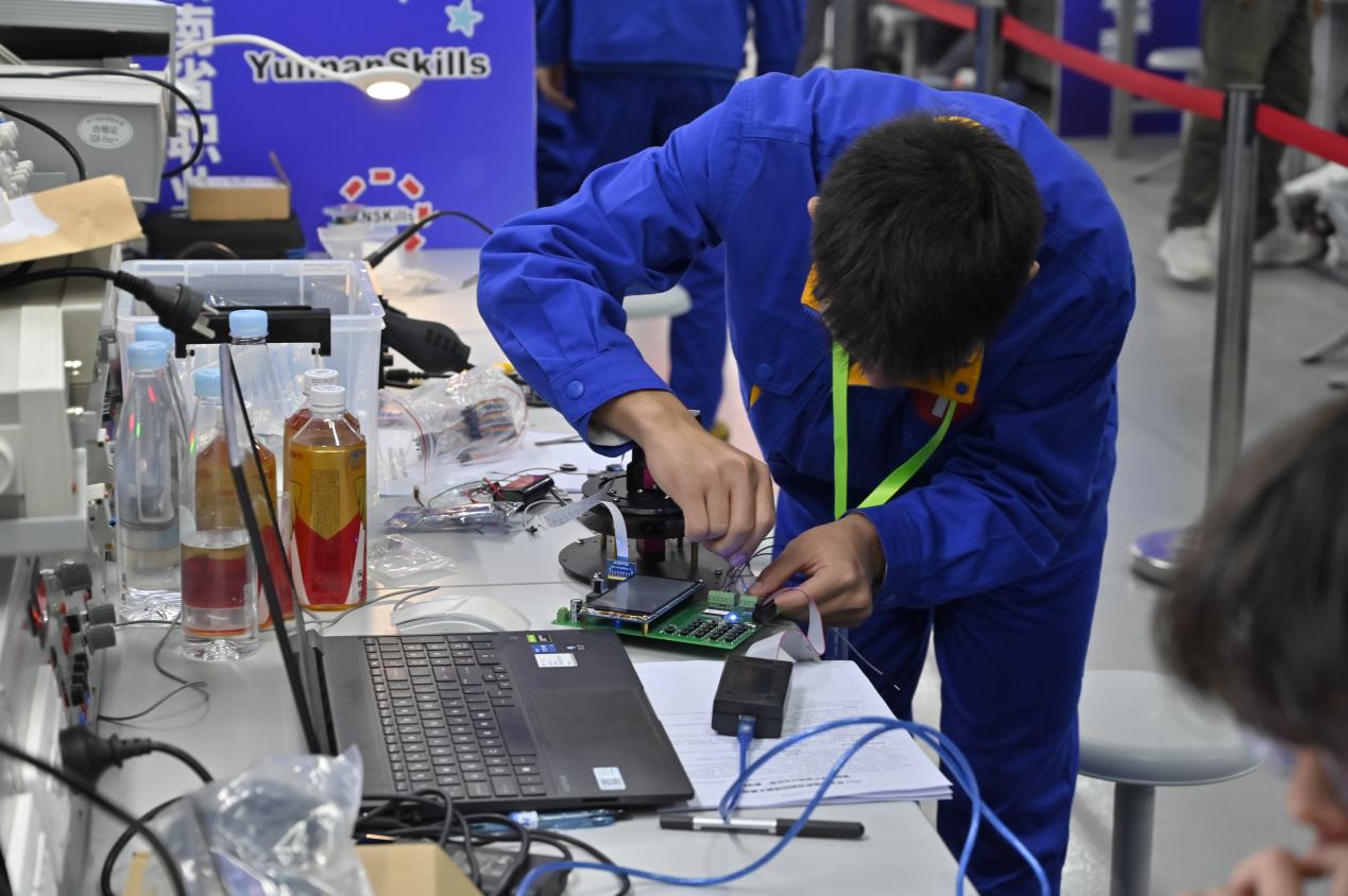 智創(chuàng)未來(lái)，技展風(fēng)采——我校成功承辦2023年云南省職業(yè)院校技能大賽“智能電子產(chǎn)品設(shè)計(jì)與開(kāi)發(fā)”賽項(xiàng)